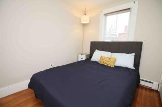 Charming Downtown Gem. 2 minutes to Salem. Workspace Included - Beverly - 3