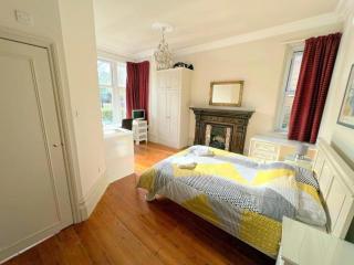 Large Studio (Ground Floor) in Sutton - Cheam - 3