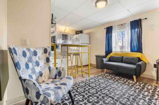 Charming and Tranquil Near Downtown and River parking Included - Dover - 0