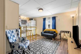Charming and Tranquil Near Downtown and River parking Included - Dover - 8