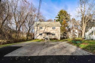 Charming and Tranquil Near Downtown and River parking Included - 7