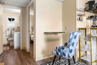 Charming and Tranquil Near Downtown and River parking Included - 6