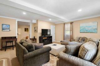 Lovely Downtown Oasis Near Hospitals, Colleges, and Beaches - 3