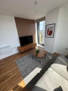 Modern 2-Bed in MediaCityUK Hub - Manchester - 2