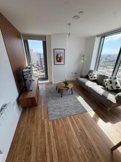 Modern 2-Bed in MediaCityUK Hub - Manchester - 9