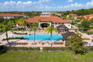 Charming 3BR Resort Townhome with Private Pool near Disney - 1