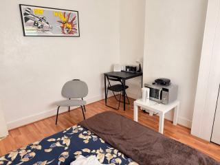 Lovely Room in Wembley Stadium - 4