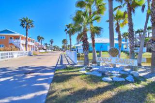 Coconut Hut - Pet Friendly! Boardwalk to the Beach! - Pet Friendly! Boardwalk to the Beach! - 9