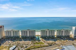 Coastal Hideaway: Cozy Beachfront Studio – Sleeps 4 with Stunning Views! - 9