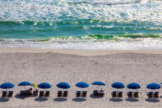 Coastal Hideaway: Cozy Beachfront Studio – Sleeps 4 with Stunning Views! - 8