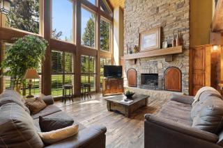 Pine Haven- Beautiful 3300 square foot home- sleeps 10- game room- hot tub- pets ok - McCall - 0