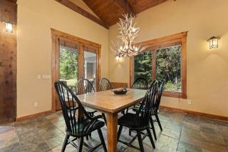 Pine Haven- Beautiful 3300 square foot home- sleeps 10- game room- hot tub- pets ok - McCall - 1