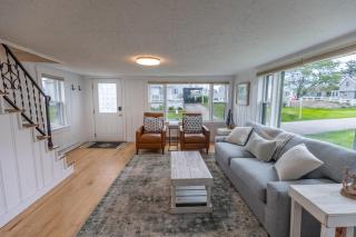 Newly renovated beach house steps from Wells beach - 8