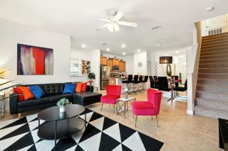 Vibrant 5BR Family Retreat in Storey Lake - 0