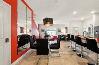 Vibrant 5BR Family Retreat in Storey Lake - 4