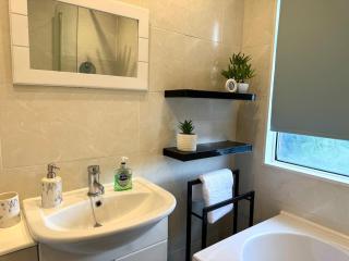 Extended Stay Welcome - Sleeps 5 - Free Parking - Bentley - 9