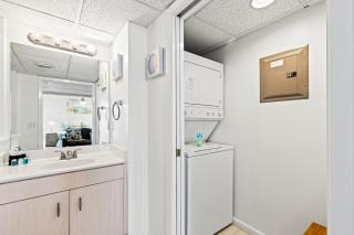 Coastal Hideaway: Cozy Beachfront Studio – Sleeps 4 with Stunning Views! - 6