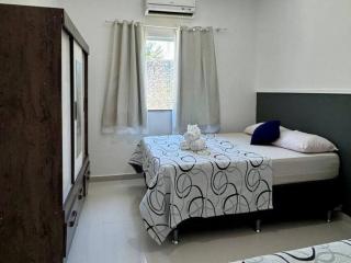 Casa com 2 Quartos, Ar e Wi-Fi – A 600m da Praia de Taperapuã, com Cozinha Equipada, Lavanderia, Sala com TV 50", Ideal para Famílias que Buscam Conforto, Privacidade e Ótima Localização em Porto Seguro - Porto Seguro - 4