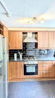 Horse view spacious 4BR Hse sleeps 8 Garden & driveway parking - Abbey Wood - 1