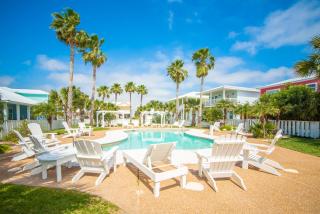 Coconut Hut - Pet Friendly! Boardwalk to the Beach! - Pet Friendly! Boardwalk to the Beach! - 2