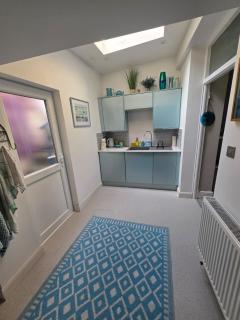 Bright 3 Bed Home Close to Beach & Nature Reserve on South West Coast Path - 7