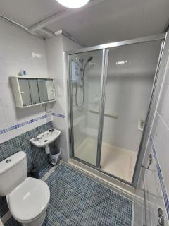 Self-contained 1 bedroom flat - 1