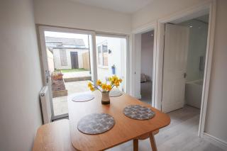 Modern 2Bed Garden Apartment in Heart of Penarth - Moffat - 2
