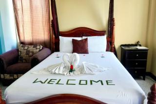 See Belize TRANQUIL Sea View Studio near Airport with Balcony, Infinity Pool & Deck - Belize City - 7