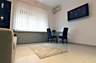 City Centre Apartment Novi Sad - 8