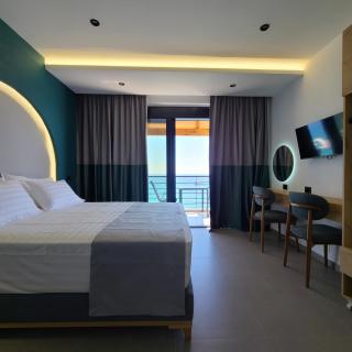 Sunset Boulevard Hotel - Qeparo - 1