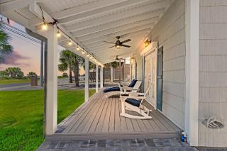 Cute Beach Cottage Steps to the Beach! Panama City Beach, FL! - 1