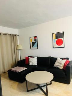 Estepona Marina, Modern Apartment, Sea Views, Balcony, Sleeps 6, Family Friendly - Estepona - 9