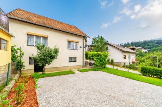 Family Friendly Apartment With Parking - Happy Rentals - 4