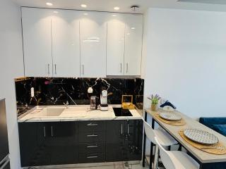 Candi Luxury Suites - 4