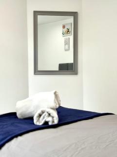 Chic 1-Bed Apartment, Leicester City Centre - Leicester - 5