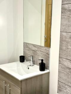 Chic 1-Bed Apartment, Leicester City Centre - Leicester - 4
