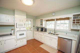 Oleander House - Pet Friendly! PRIVATE POOL! - 1