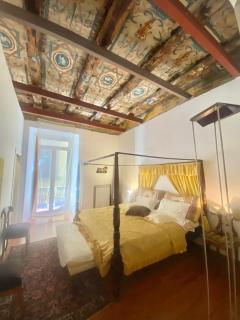 Casa Tiare, the heart of Piazza Plebiscito - Napoli - 9