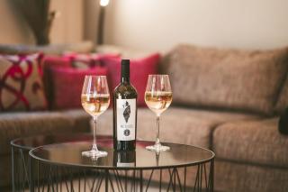 Mary's Modern and Elegant apartment - 4