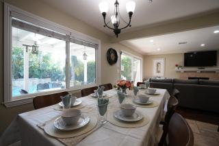 Highly Upgraded, 5 Bed, 45 ba, New Pool w/Jacuzzi, 1/2 mile walk to Disney - Anaheim - 2