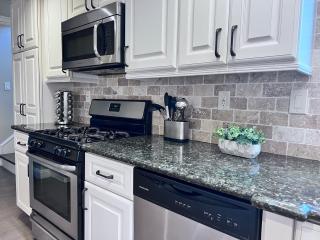 Fabulous 6 bedroom (3 master suites), 4 bath pool w/Jacuzzi home - Orange - 9