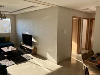 Sunny 2-Bedroom Apartment with Pool for a Great Stay - Mohammedia - 9
