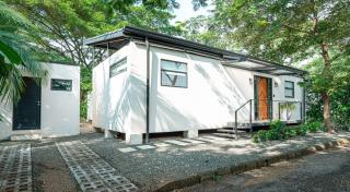 3BR Peaceful Retreat Walking Distance to Beach - 3