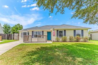 Screened Porch, Firepit, Patio! Peaceful in Pooler - 4