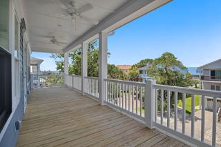 Bluebonnet Bungalow - Oak Island - 9