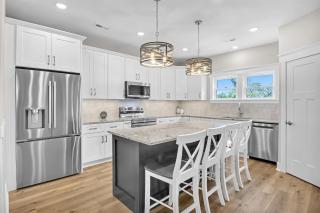 Bluebonnet Bungalow - Oak Island - 7