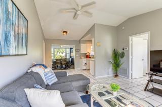 7 Mi to Beach Cozy Home with Yard in Englewood! - Englewood - 0
