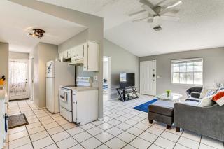 7 Mi to Beach Cozy Home with Yard in Englewood! - Englewood - 5