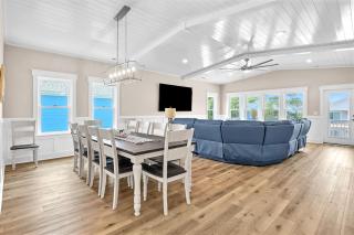 Bluebonnet Bungalow - Oak Island - 3