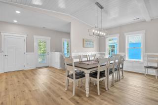 Bluebonnet Bungalow - Oak Island - 2